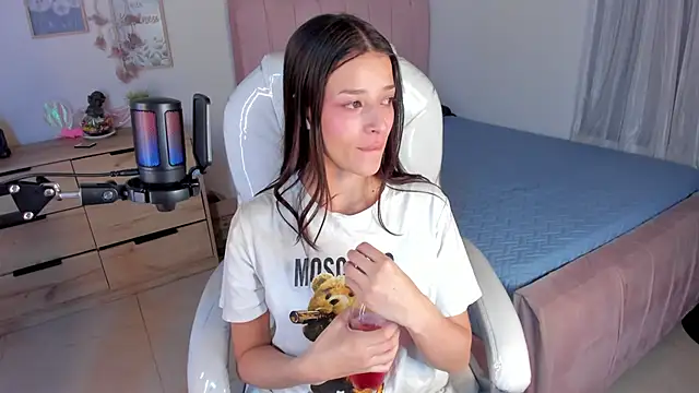 Amaia Daniells online show from February 25, 2025, 3:09 am