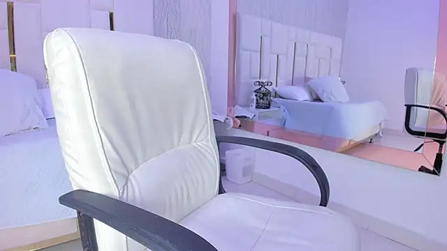 Meghan stonne  online show from October 3, 2025, 7:26 pm