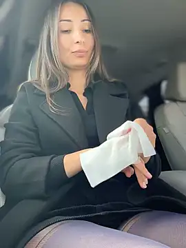 YOUR-KARINA online show from March 10, 2025, 7:44 am