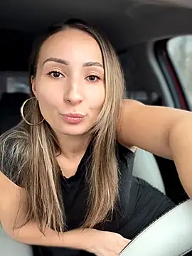 Snapshot of YOUR-KARINA chatting on February 6, 2026, 8:54 am YOUR-KARINA online show from February 6, 2026, 8:54 am