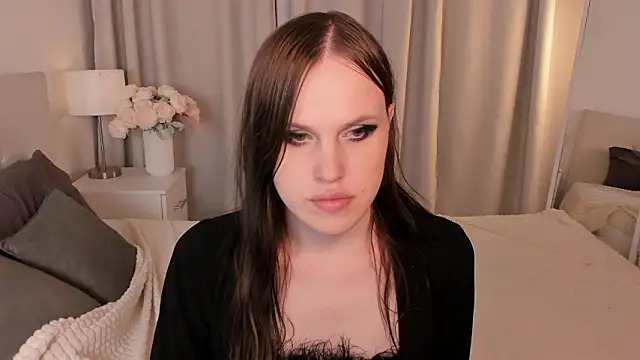 EffieMinki online show from February 27, 2026, 10:20 pm