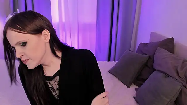 EffieMinki online show from February 18, 2026, 9:22 pm