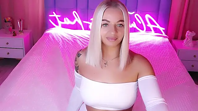 AllwaysHotJ online show from October 3, 2025, 2:15 am