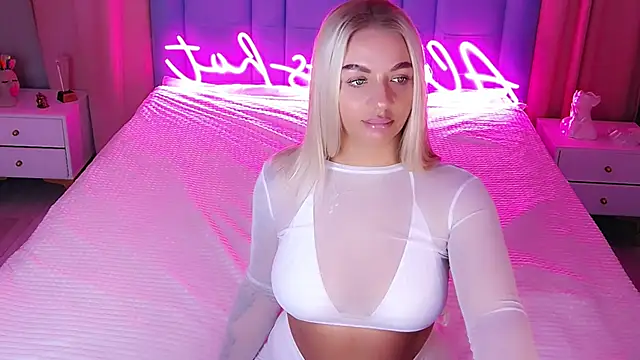 AllwaysHotJ online show from November 4, 2025, 2:15 am