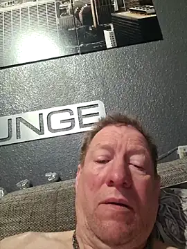 tomtom111111 online show from January 17, 2026, 4:38 am