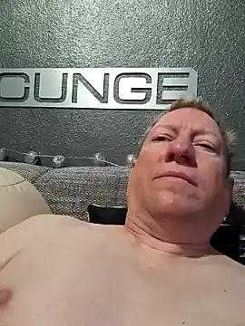 tomtom111111 online show from December 5, 2024, 2:50 pm