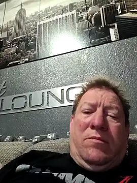 tomtom111111 online show from February 22, 2025, 10:31 pm