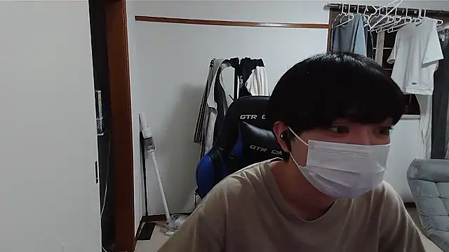 pychan online show from April 5, 2026, 12:56 pm