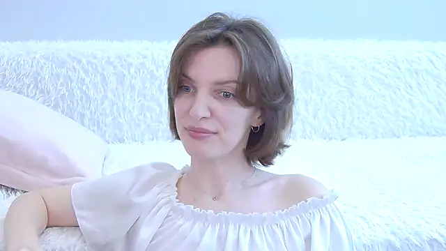 Beauty Alex online show from May 18, 2026, 2:55 am