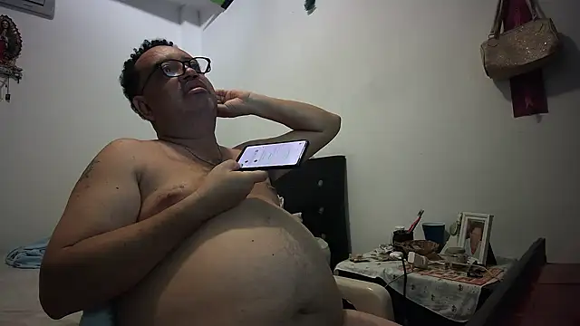 djtomxxx2777 online show from October 11, 2025, 1:17 am