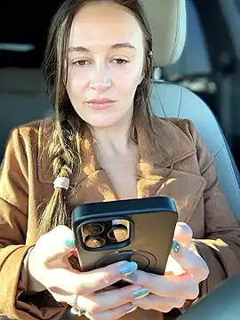 lunagirl13 online show from January 17, 2026, 9:29 pm