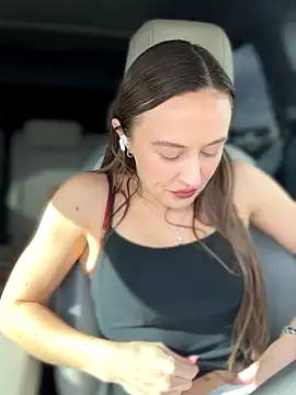 lunagirl13 online show from December 17, 2025, 7:30 pm