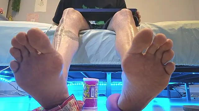 MattxFeet online show from February 18, 2026, 8:49 pm