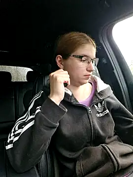 Geile-Luna online show from April 19, 2026, 4:41 pm