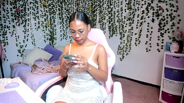 violeta milleer online show from September 16, 2025, 3:02 pm