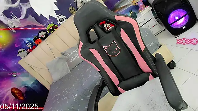 Nella Dolls online show from November 6, 2025, 5:00 am