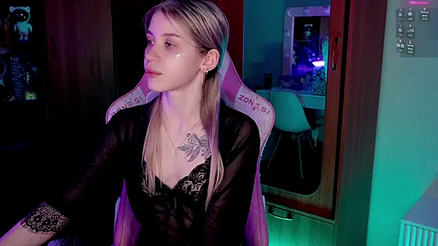 Snapshot of ho1yho1e chatting on February 25, 2025, 9:04 pm ho1yho1e online show from February 25, 2025, 9:04 pm