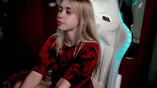 Snapshot of ho1yho1e chatting on October 16, 2025, 7:11 pm ho1yho1e online show from October 16, 2025, 7:11 pm