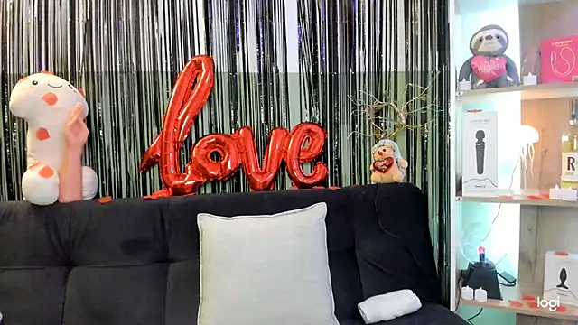 lilly sweett online show from February 14, 2026, 9:26 pm