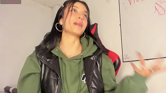 AneeSmith online show from March 6, 2025, 10:15 pm