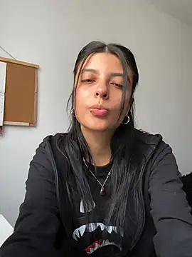 AneeSmith online show from December 8, 2024, 8:15 pm