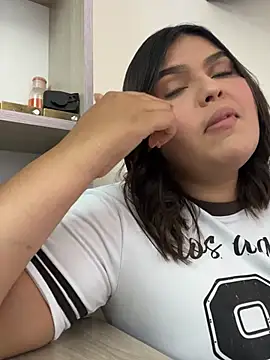 Lia sexx online show from March 24, 2026, 6:52 pm