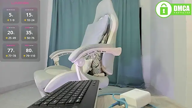 zoe 37 online show from October 16, 2025, 2:31 am