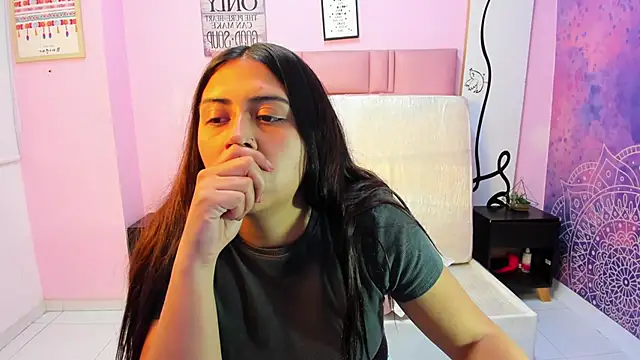 Alison Jhones7 online show from March 10, 2025, 9:18 pm