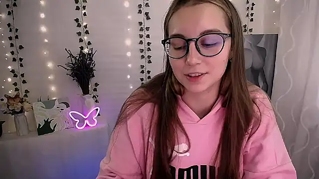 SweetPrincess  online show from October 3, 2025, 7:21 am