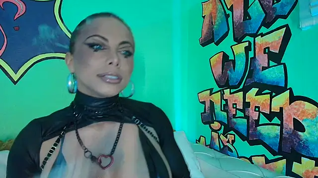 TamaraSavage online show from October 3, 2025, 8:27 am