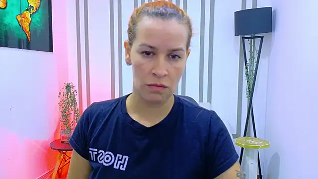 Britney taylor  online show from November 5, 2025, 10:24 pm