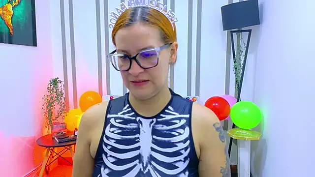 Britney taylor  online show from November 10, 2025, 8:58 pm