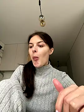 little belucci online show from October 1, 2025, 2:21 pm