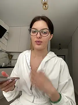 little belucci online show from January 9, 2026, 10:22 am