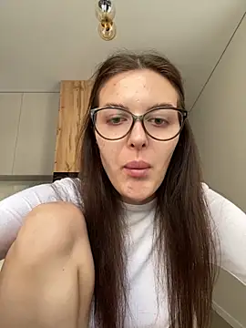 little belucci online show from October 13, 2025, 1:02 pm