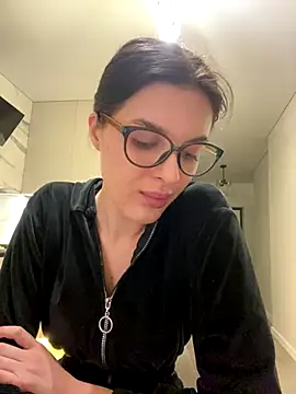 little belucci online show from January 7, 2026, 3:06 pm