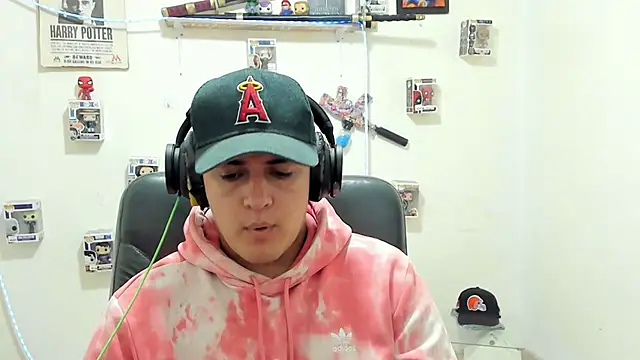 ney 22 online show from October 6, 2025, 2:02 am