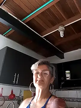 bety-cum2 online show from March 10, 2025, 2:05 pm