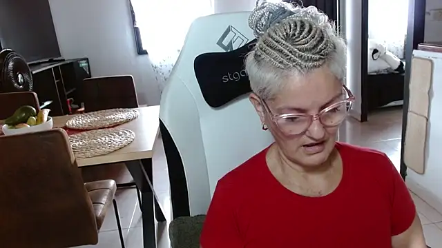 bety-cum2 online show from February 3, 2026, 2:11 pm