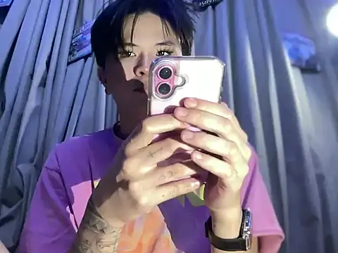 Sexy Handsome Drex online show from April 3, 2026, 7:53 pm