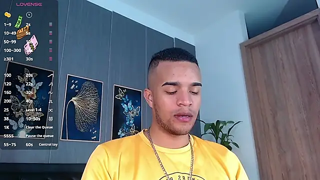 Bigcock 21cm  online show from March 19, 2025, 7:49 pm