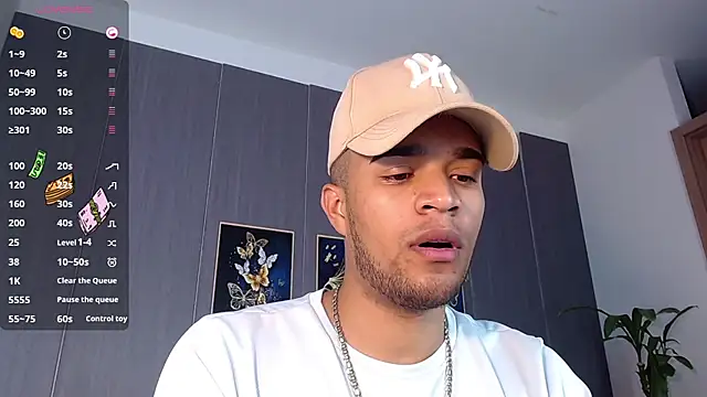 Bigcock 21cm  online show from March 20, 2025, 8:08 pm