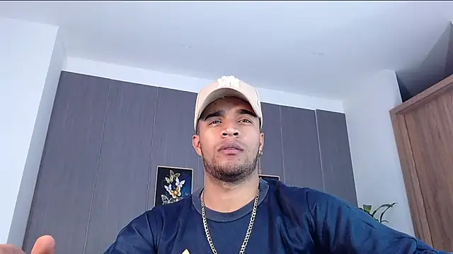 Bigcock 21cm  online show from March 14, 2025, 8:17 pm