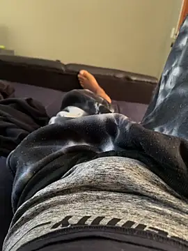 ROBOSTALLION online show from April 6, 2026, 7:42 am