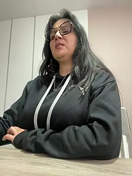 SWEETLILY18 online show from February 25, 2025, 12:05 pm