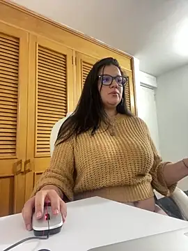 SWEETLILY18 online show from October 3, 2025, 10:22 pm