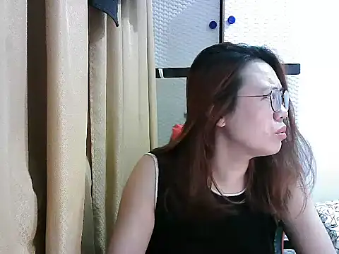 crizzybel online show from November 11, 2025, 9:42 pm