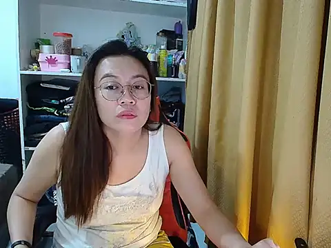Snapshot of crizzybel chatting on March 21, 2026, 2:10 pm crizzybel online show from March 21, 2026, 2:10 pm