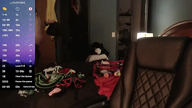 kinkywolf429 online show from May 13, 2026, 5:20 pm