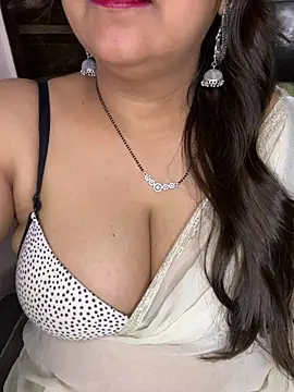 Zoya Varma004 online show from March 27, 2026, 10:49 am